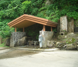 不動滝の霊水の写真