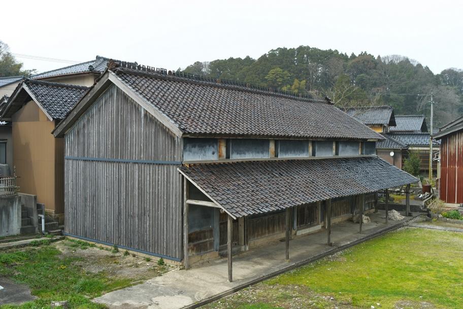 坪岩崎鰤大敷網倉庫の外観