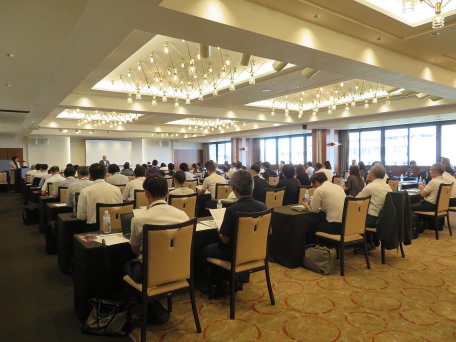 交流会後方からの写真