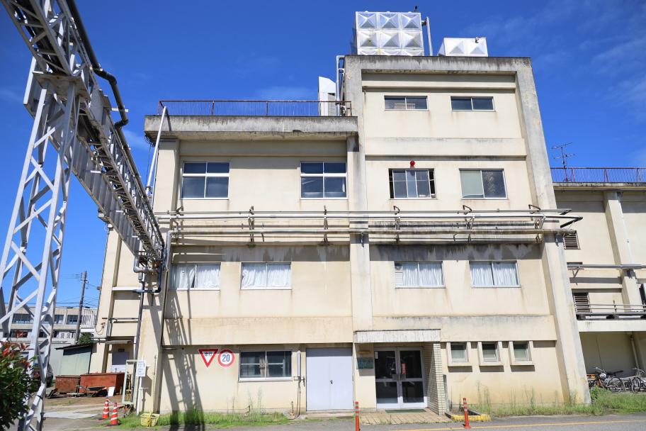 若鶴酒造昭和蔵鶴庫の全景写真