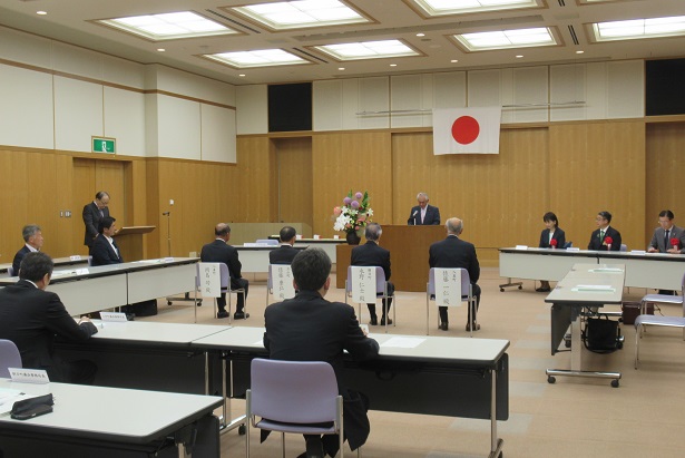 会場