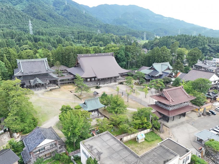 瑞泉寺境内遠景