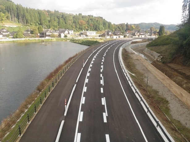 部分開通した国道415号（谷屋地内）